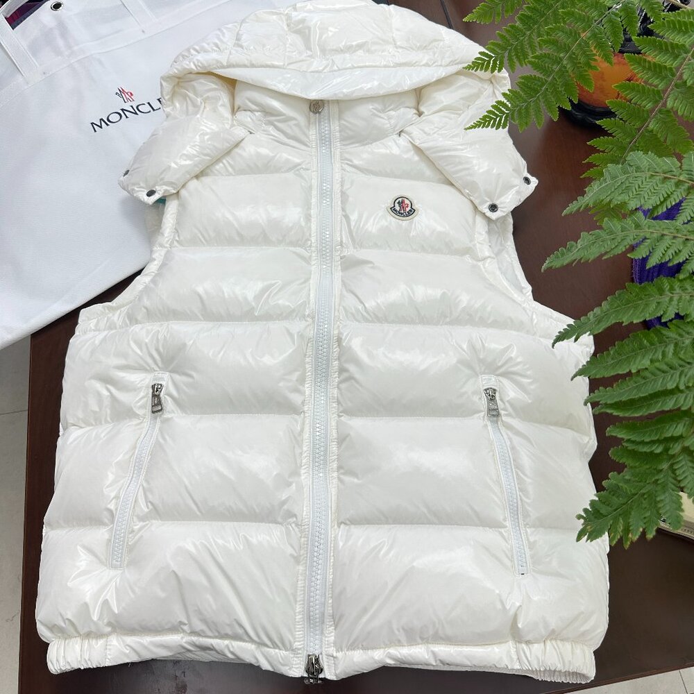 Women's Moncler White Hooded Down Vest Size L/3